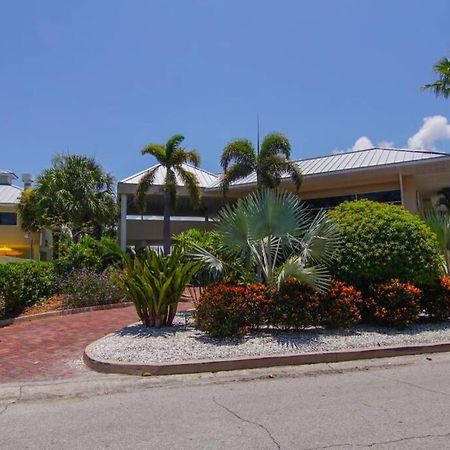 Sea Breeze, Studio 510, Beach Steps Away!+Pool+Wifi Ръскин Екстериор снимка