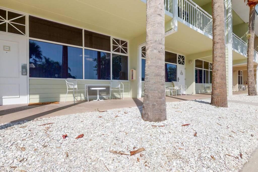 Sea Breeze, Studio 510, Beach Steps Away!+Pool+Wifi Ръскин Екстериор снимка