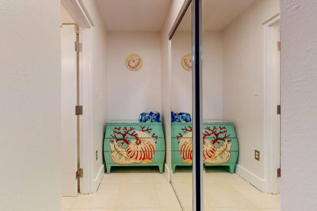 Sea Breeze, Studio 510, Beach Steps Away!+Pool+Wifi Ръскин Екстериор снимка
