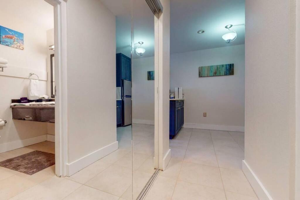 Sea Breeze, Studio 510, Beach Steps Away!+Pool+Wifi Ръскин Екстериор снимка