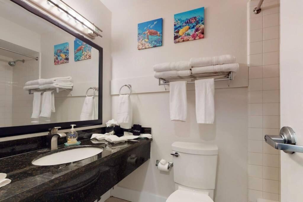 Sea Breeze, Studio 510, Beach Steps Away!+Pool+Wifi Ръскин Екстериор снимка