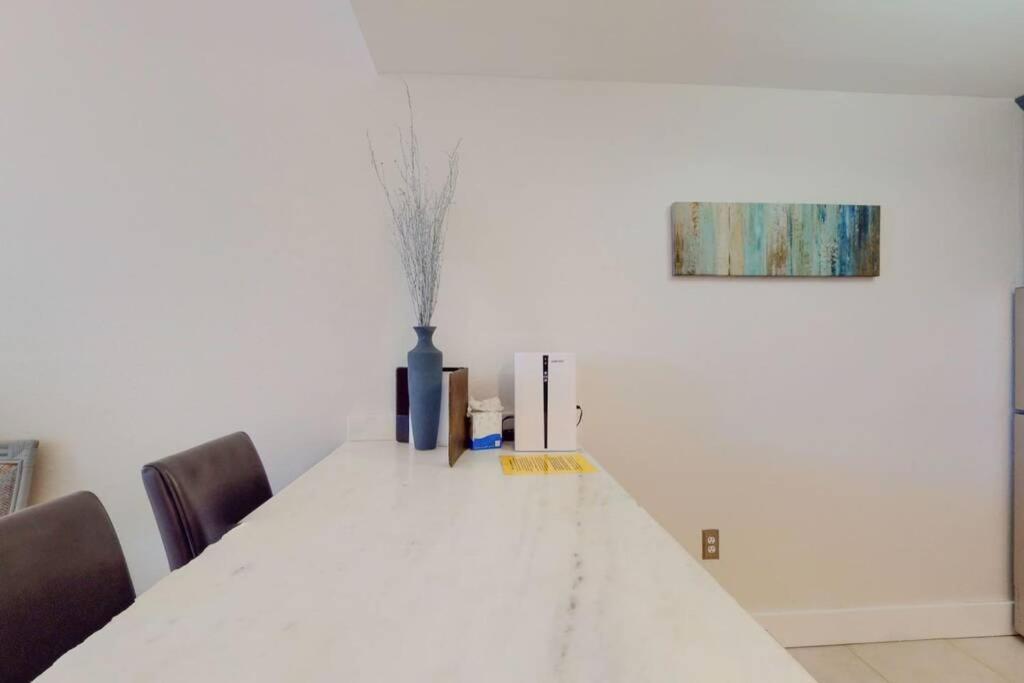 Sea Breeze, Studio 510, Beach Steps Away!+Pool+Wifi Ръскин Екстериор снимка