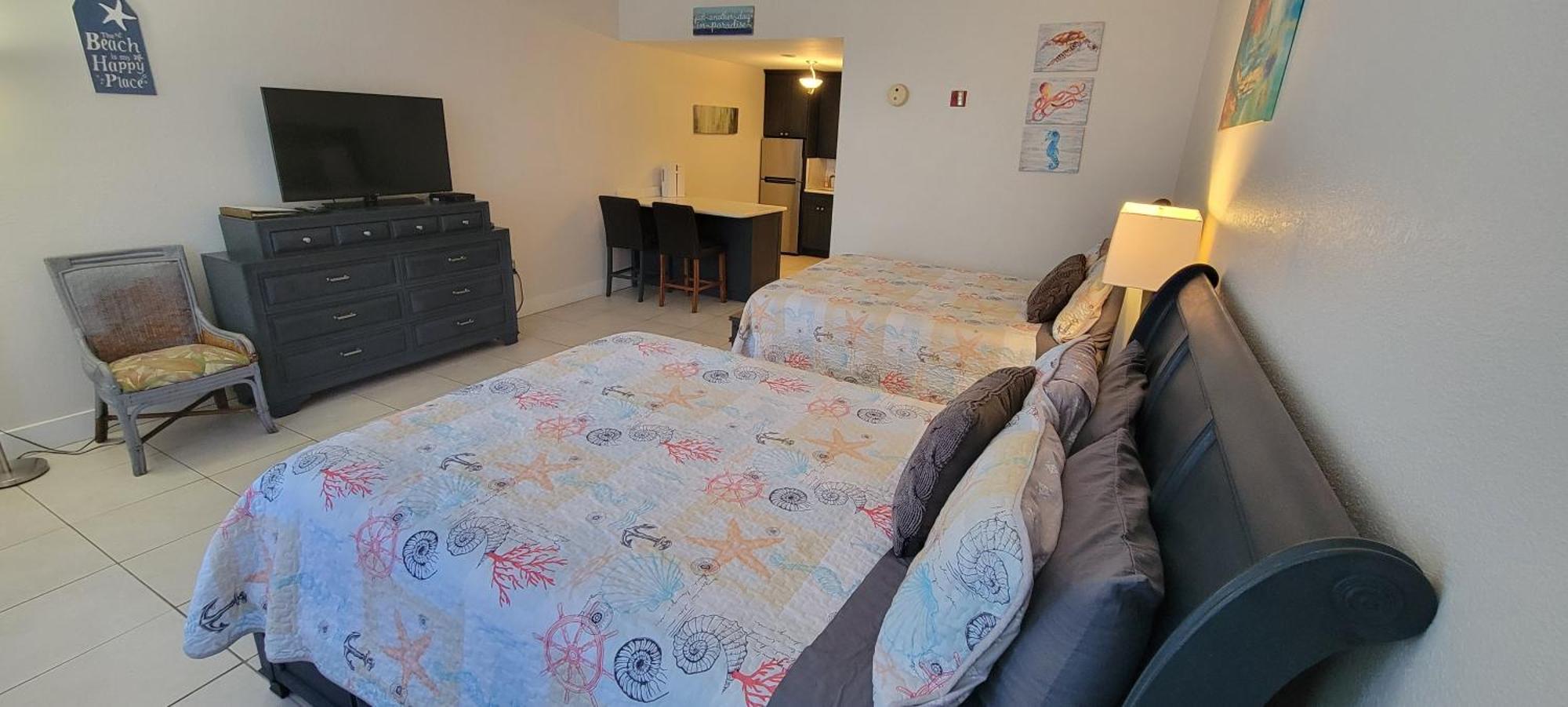 Sea Breeze, Studio 510, Beach Steps Away!+Pool+Wifi Ръскин Екстериор снимка